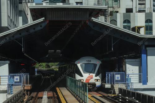 TREN BAHARU LRT