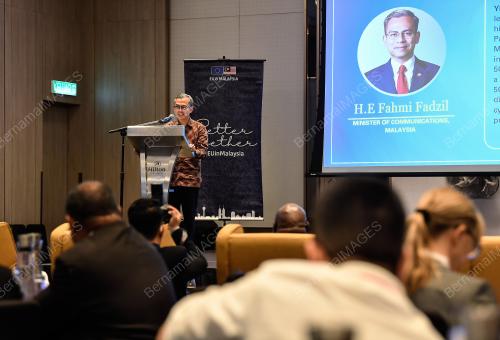 FAHMI FADZIL