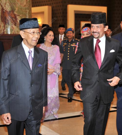 KL28_15042012_AGONG