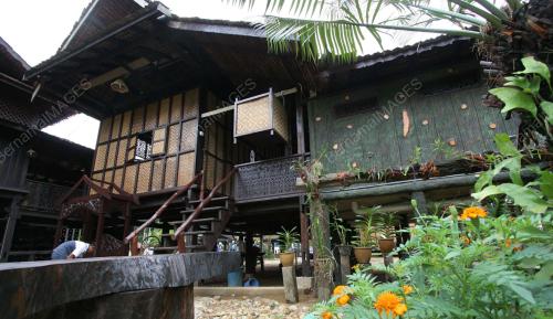 WARISAN PAHLAWAN RESORT