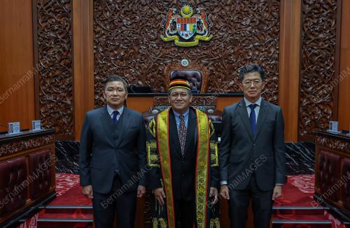 DATUK NUR JAZLAN MOHAMED