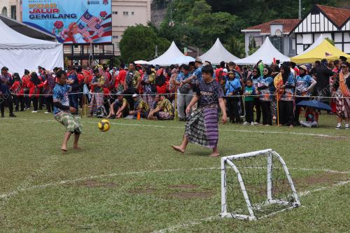 BOLA SARONG