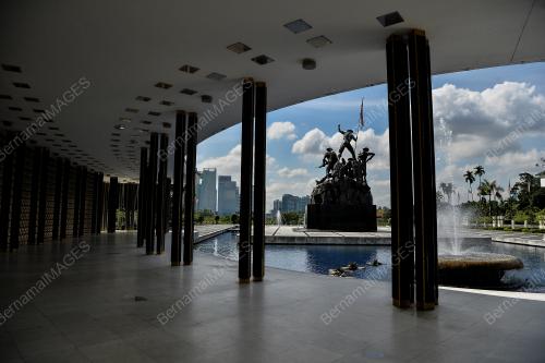 TINJAUAN SEKTOR PELANCONGAN