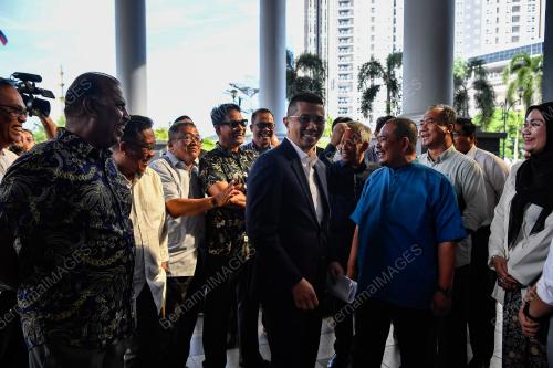 DATUK SERI MOHAMED AZMIN ALI