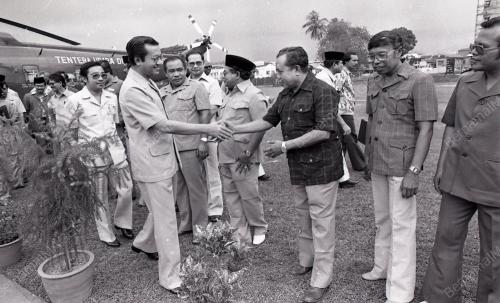 DR. MAHATHIR MOHAMAD