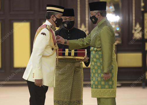 AL-SULTAN ABDULLAH RI'AYATUDDIN AL-MUSTAFA BILLAH SHAH 