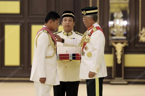 AL-SULTAN ABDULLAH RI'AYATUDDIN AL-MUSTAFA BILLAH SHAH