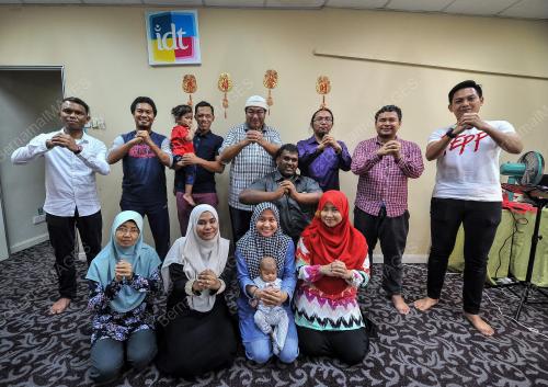 KL28_18022015_CNY_BN201802149033