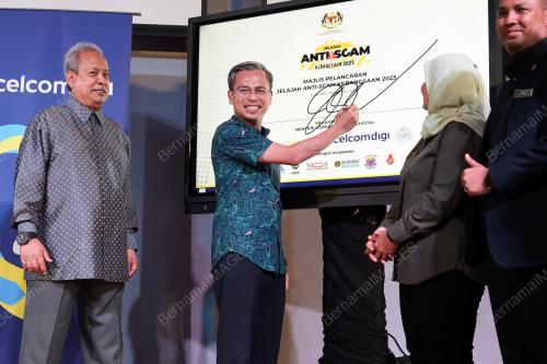 FAHMI FADZIL