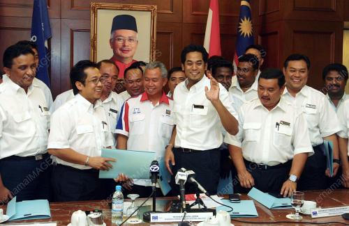 KHAIRY JAMALUDDIN