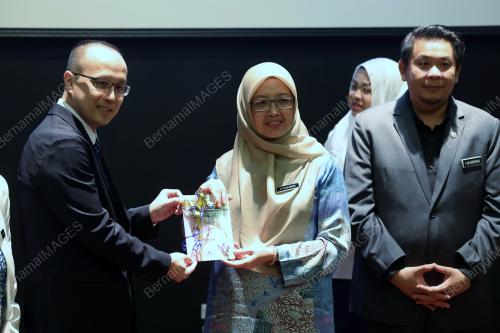 DR ZALIHA MUSTAFA