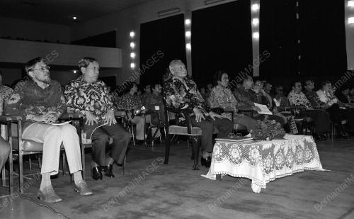 KL28_19012015_AGONG_PUISI