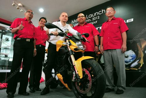 KL28_19032012_DUCATI