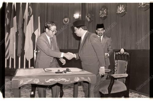 KL28_19071990_ANGKATSUMPAH