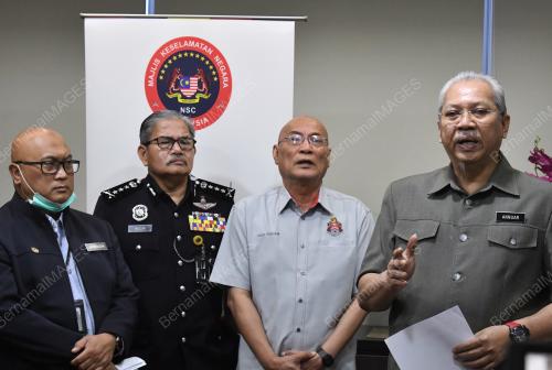 TAN SRI ANNUAR MUSA