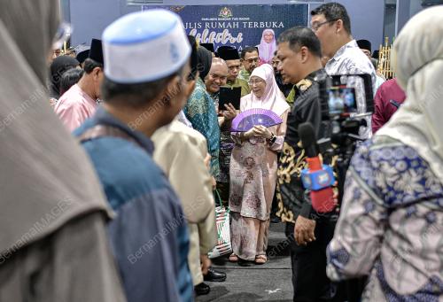 DATUK SERI DR WAN AZIZAH WAN ISMAIL