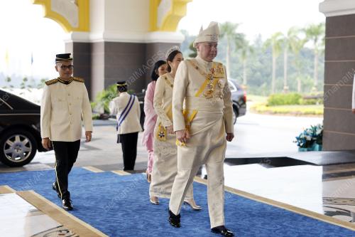 ISTIADAT PERTABALAN YANG DI-PERTUAN AGONG KE-17