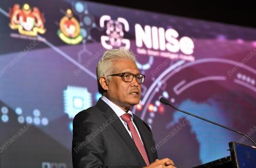 DATUK SERI HAMZAH ZAINUDIN