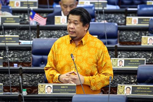 DATUK LUKANISMAN AWANG SAUNI