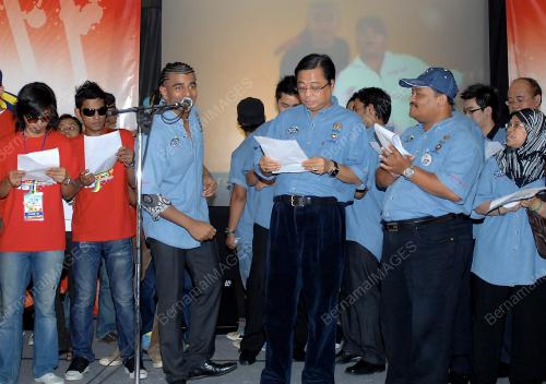 ISMAIL SABRI YAAKOB