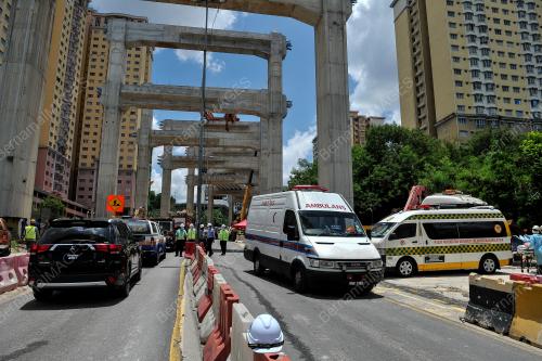 KREN JATUH DI PERSIARAN ALAM DAMAI