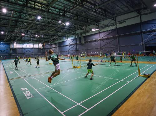 LATIHAN_BADMINTON