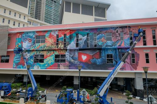 MURAL PERINGATI PETUGAS BARISAN HADAPAN DI IJN