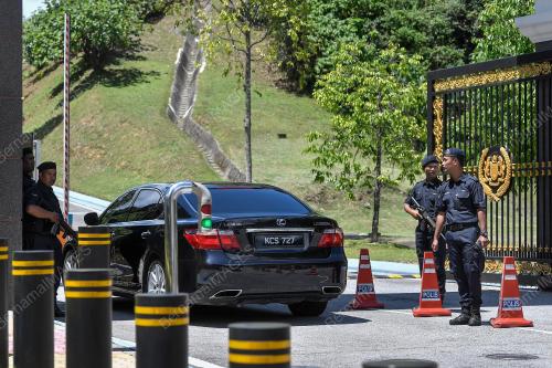 KENDERAAN DATUK SERI ANWAR IBRAHIM