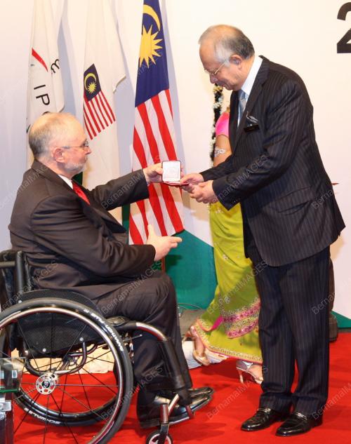 MOHD NAJIB TUN ABDUL RAZAK