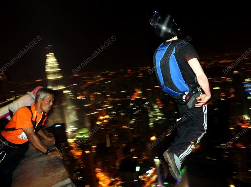 BASE JUMP