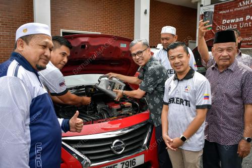 FAHMI FADZIL