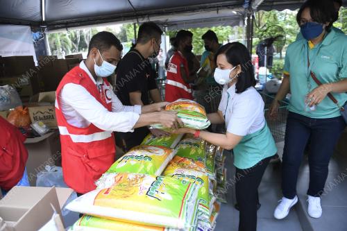 LOTUS'S BANTUAN BANJIR