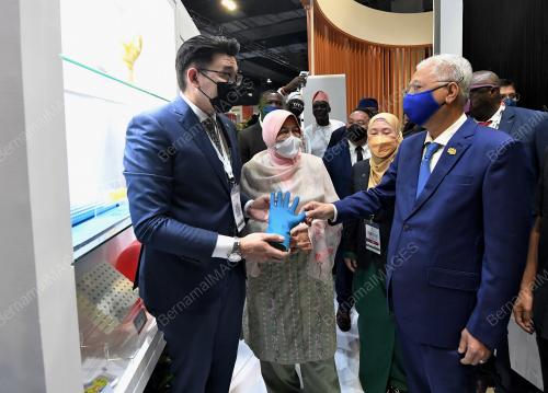 DATUK SERI ISMAIL SABRI YAAKOB