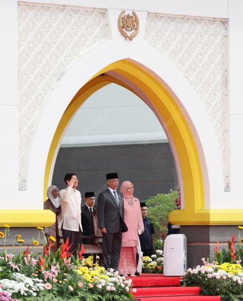 AL-SULTAN ABDULLAH RIÃ•AYATUDDIN AL-MUSTAFA BILLAH SHAH