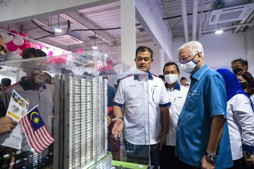DATUK SERI ISMAIL SABRI YAAKOB
