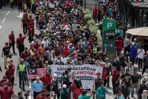DEMONSTRASI SOLIDARITI BANTAHAN PENGHINAAN AGAMA ISLAM