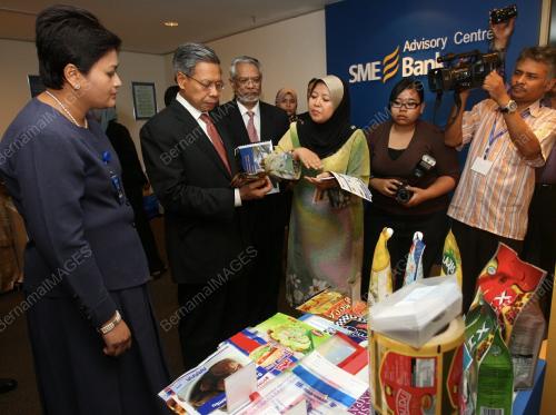 MUSTAPA MOHAMED