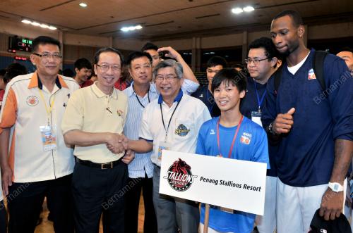 KL28_27102012_BOLA_KERANJANG