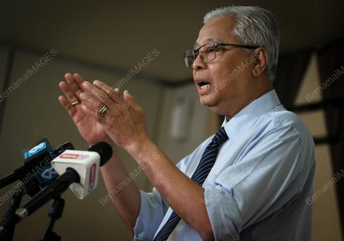 DATUK SERI ISMAIL SABRI YAAKOB