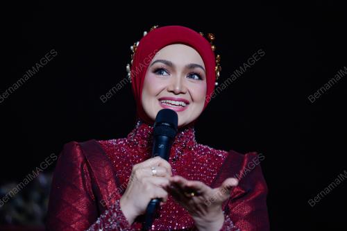 DATUK SERI SITI NURHALIZA