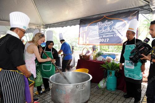 KL28_29042017_PELANCONG