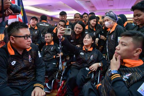 MAJLIS PENYERAHAN BENDERA MALAYSIA