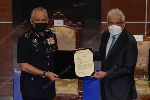 DATUK SERI HAMZAH ZAINUDIN