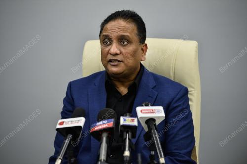 DATUK SERI REEZAL MERICAN NAINA MERICAN