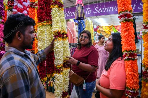 TINJAUAN PERSIAPAN PERAYAAN DEEPAVALI