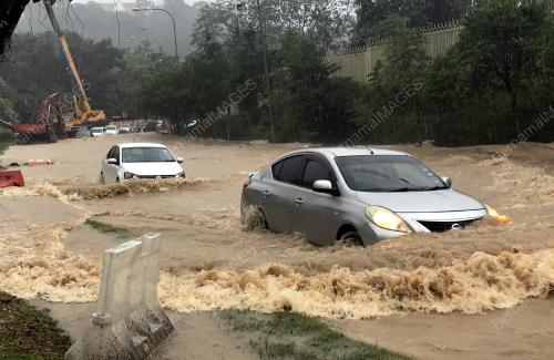 BANJIR KILAT
