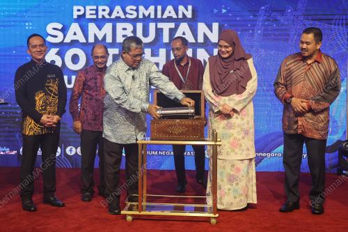 DATUK AARON AGO DAGANG