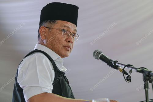DATUK DR MOHD NA'IM MOKHTAR
