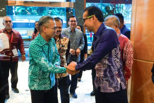 DATUK FAHMI FADZIL