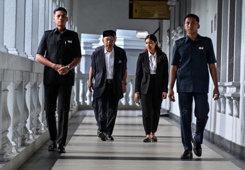 TAN SRI MUHYIDDIN MOHD YASSIN